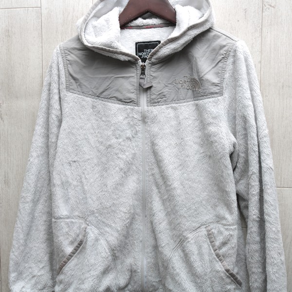 Smasell A0022 特別スペシャル福袋 1セット限定 ザ ノースフェイス The North Face パタゴニア Patagonia のみ厳選 大人気アウトドアブランド のアウターのみを厳選 中身が分かる福袋 キッズ 大量40点セット アメリカ仕入れ フリース パーカー