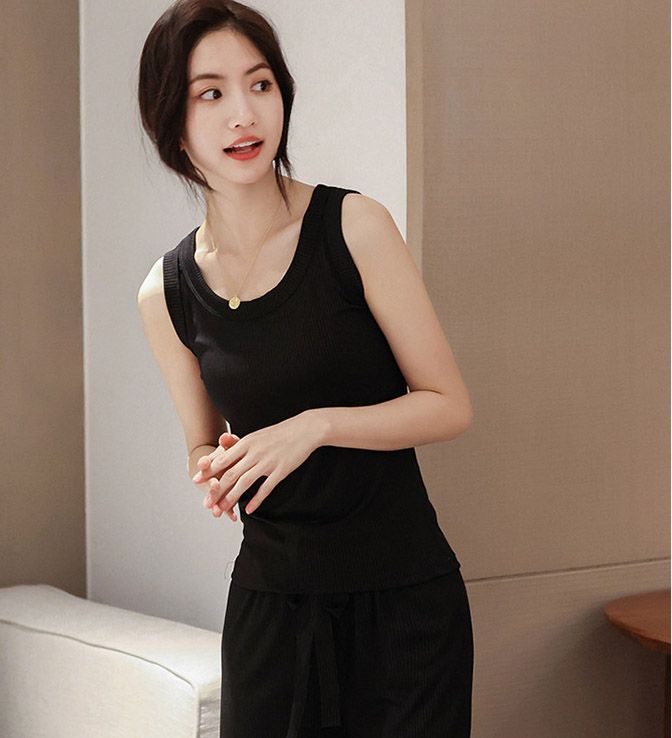 22新作 レディース シャツ 薄手タンクトップ インナー 無地 シンプル 白 黒 通気性 伸縮 通気性 下着 Smasell スマセル 公式通販 サスティナブルアウトレットモール スマセル