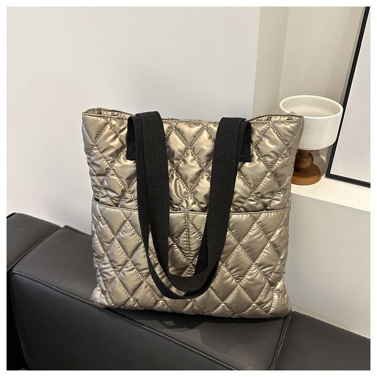 レディース ショルダーバッグ トートバッグ 光沢 艶 キルティング
