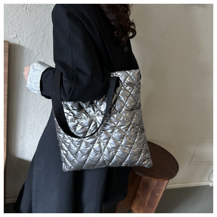 レディース ショルダーバッグ トートバッグ 光沢 艶 キルティング