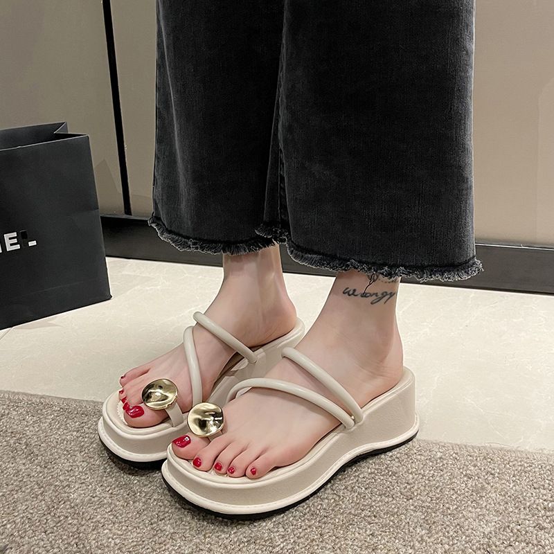 FURLAフラットサンダルZOE THONG SANDAL ホワイト×ゴールド FURLAフラットサンダルZOE THONG SANDAL ホワイト×ゴールド