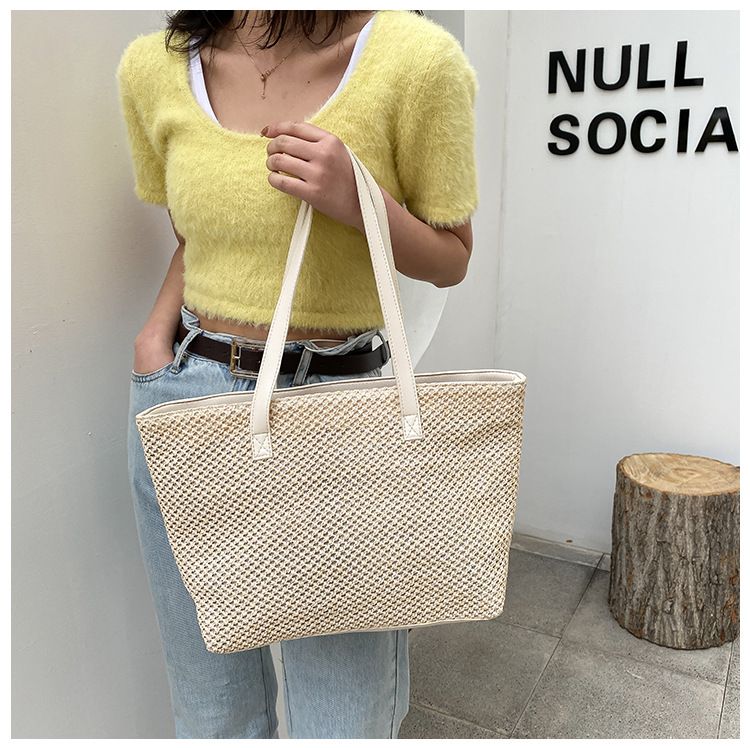 ベージュ ストロー トートバッグ タッセル付き ベージュ かごバッグ タッセル付き ストローバッグ トートバッグ