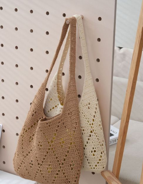 レディース　ベージュ 編み込みトートバッグ THE SHOP TK （ザ ショップ ティーケー ）の「◇編み込みトートバッグ