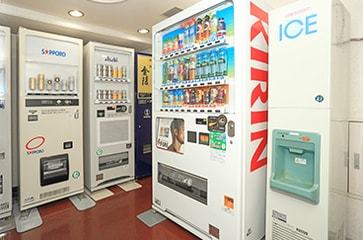 飲料自動販売機・製氷機コーナー