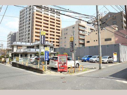 駐車場はお電話での予約制