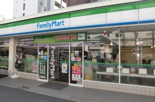 近隣コンビニエンスストア