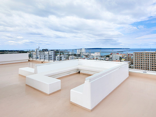 空と海を独り占めする特等席