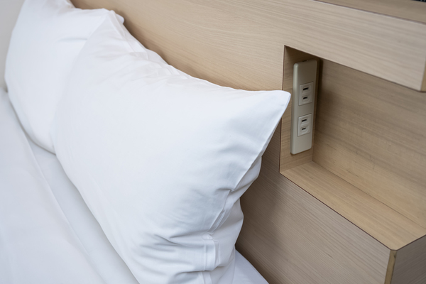 枕元コンセント