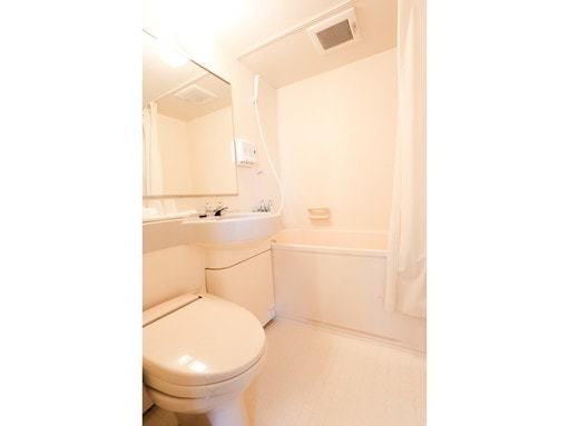 身長180cmの方でも足が伸ばせるゆとりのあるバスタブ