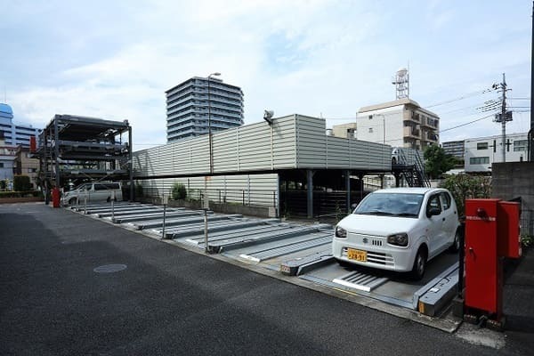 【駐車場は予約制】立体駐車場15台、1000円/泊