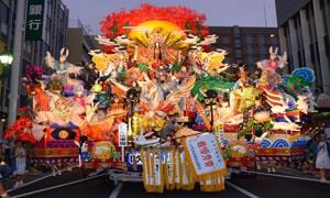 八戸三社大祭(7月31日~8月4日)