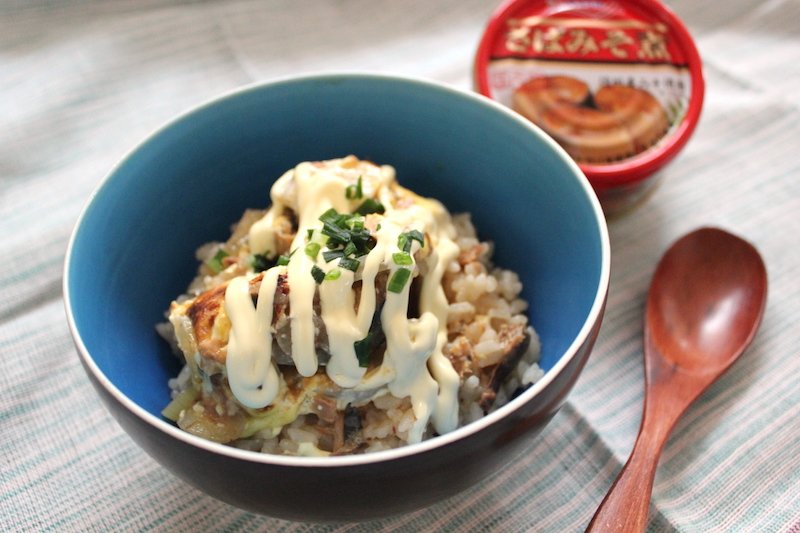 なにこの悪魔丼！「さばみそ煮」の缶詰2個で作るドンブリが想像を超えていたww