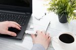 USBスティックタイプのおすすめモバイルルーターとデメリットのサムネイル