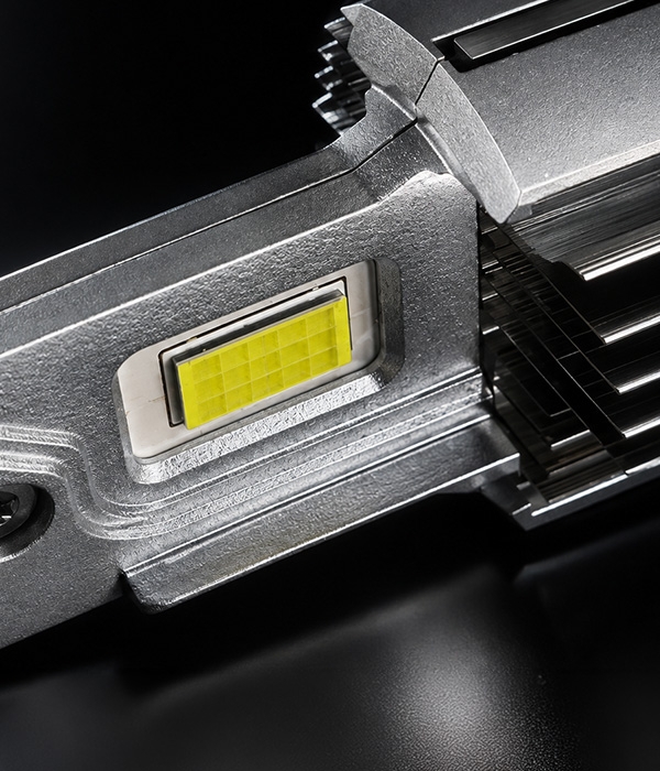 コントローラー一体型バルブタイプ発売！純正HID交換用LEDキット D2/D4
