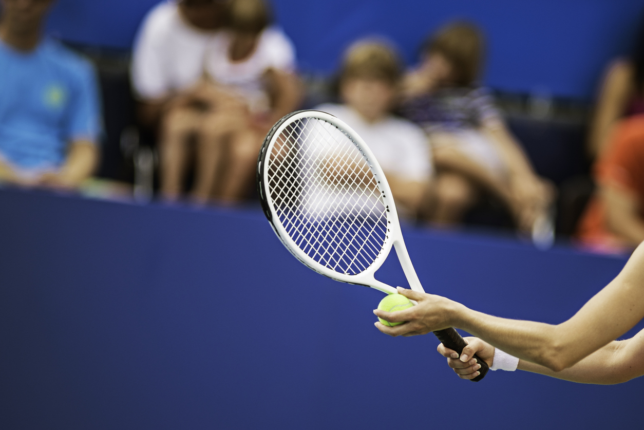 Sports spoit eyecatch beginner watching tennis
