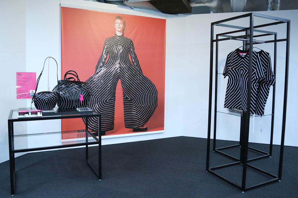 170106_davidbowieis_12