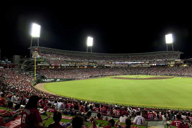 下町を照らした光の球場「東京スタジアム」
