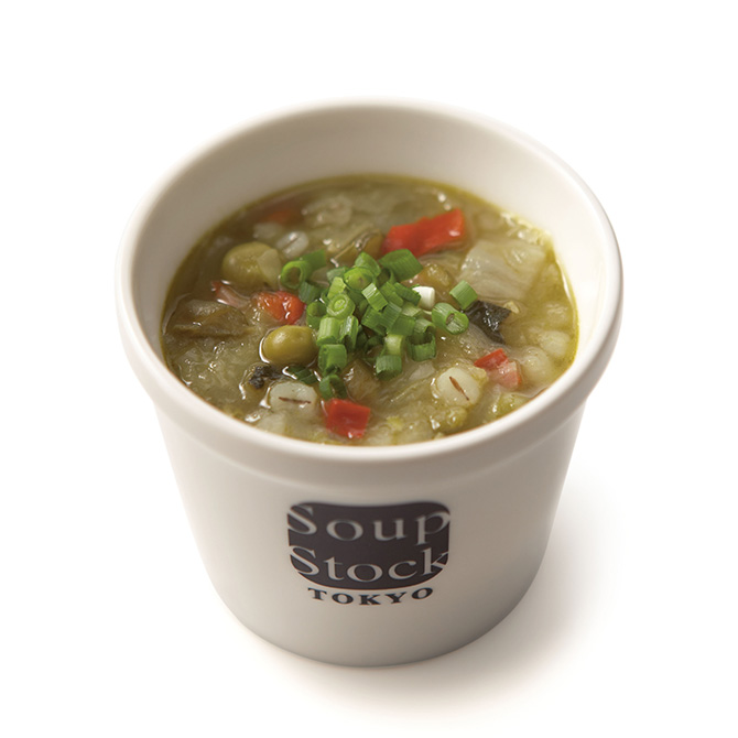 緑の野菜と岩塩のスープ