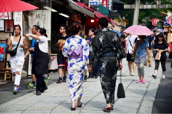 最新花火大会浴衣男 ファッショントレンドについて 最新花火大会浴衣男 ファッショントレンドについて