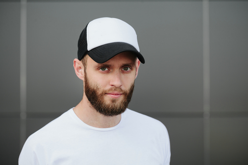 帽子の定番 キャップの被り方とコーディネートをマスターしよう