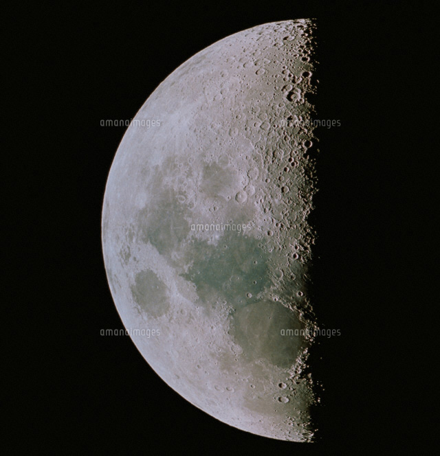 AN EARLY CRESCENT MOON
(c)YOSHINORI WATABE/SEBUN PHOTO