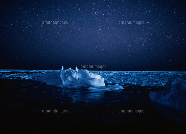 流氷と星空 雄武町 北海道
(c)YOSHINORI WATABE/SEBUN PHOTO