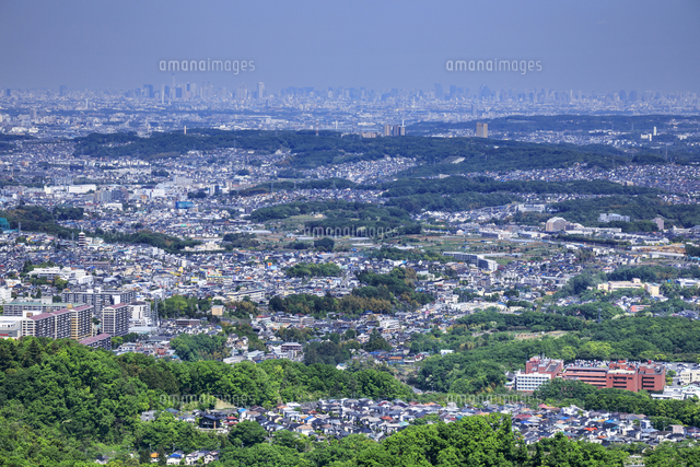 高尾山から望む八王子市街 01010033154 の写真素材 イラスト素材 アマナイメージズ