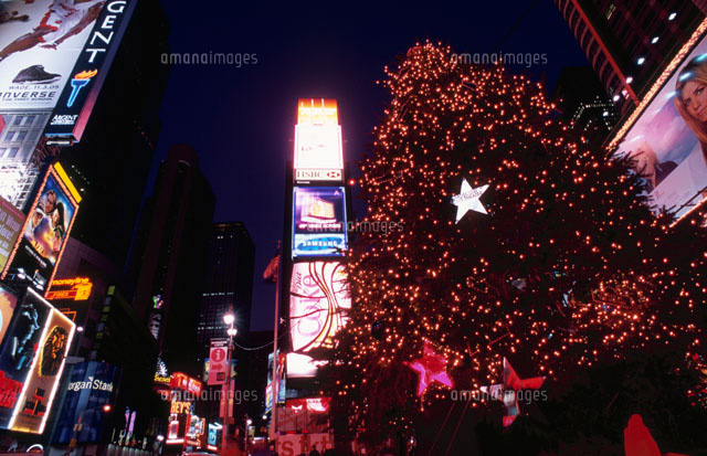 クリスマスツリーとネオンサイン
(c)HIROYUKI MATSUMOTO/SEBUN PHOTO