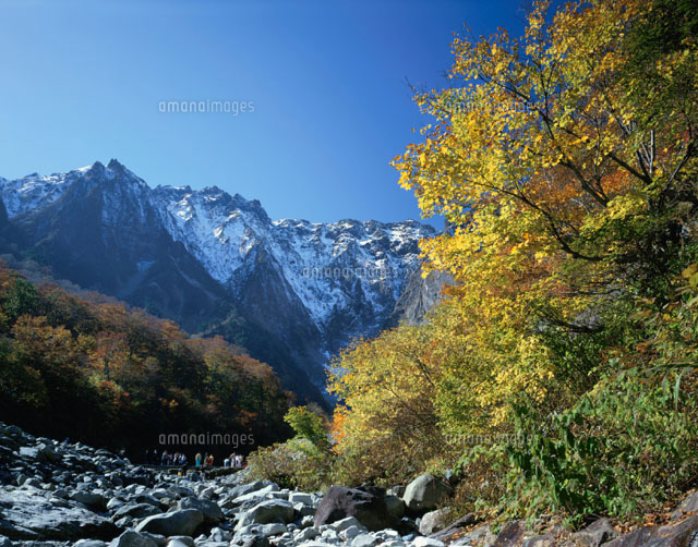 紅葉の谷川一ノ倉沢 水上町 群馬県
(c)SIGEO MATSUNO/SEBUN PHOTO