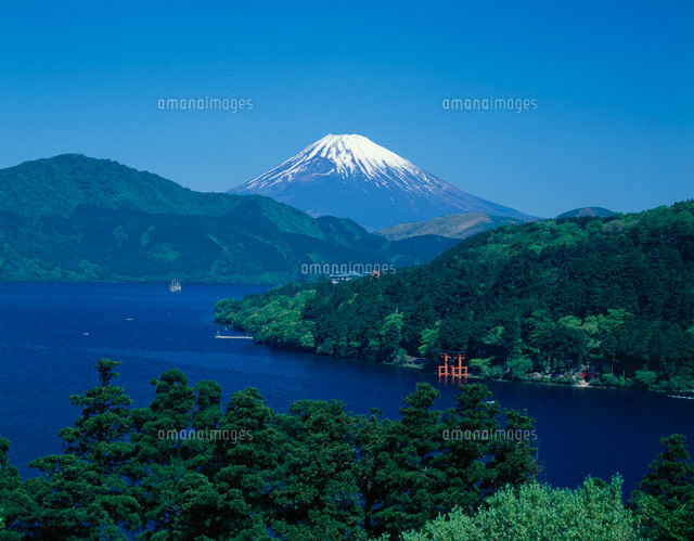 新緑の芦ノ湖と富士山 箱根町 神奈川県
(c)SIGEO MATSUNO/SEBUN PHOTO