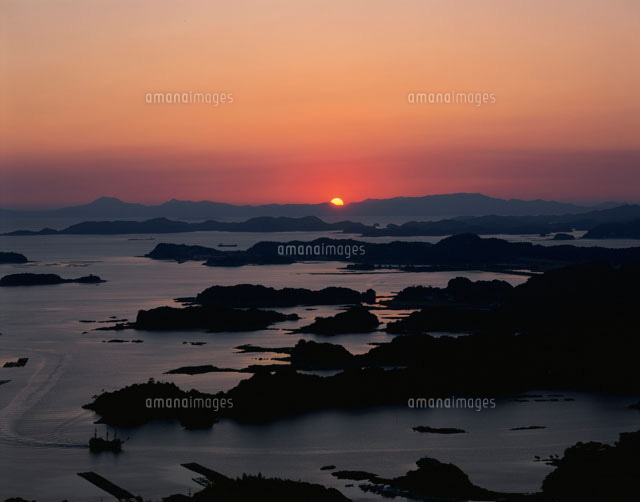 夕日の九十九島 長崎県
(c)SIGEO MATSUNO/SEBUN PHOTO