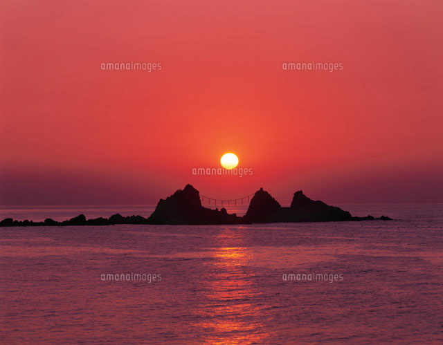 真鶴岬 三ツ石と朝日
(c)SIGEO MATSUNO/SEBUN PHOTO