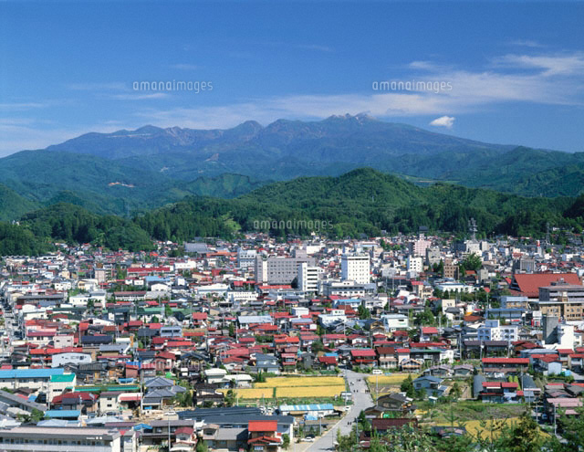 高山の町並みと北アルプス 岐阜県
(c)YOSHITSUGU NISHIGAKI/SEBUN PHOTO