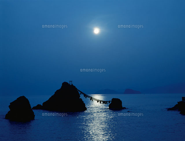 朝の夫婦岩と海の風景 ニ見町 三重県
(c)YOSHITSUGU NISHIGAKI/SEBUN PHOTO