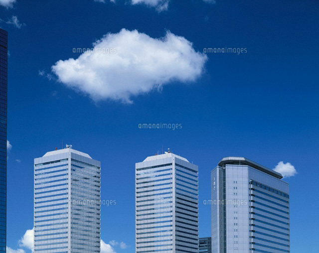 ツインタワービルと雲 大阪市 大阪府
(c)YOSHITSUGU NISHIGAKI/SEBUN PHOTO