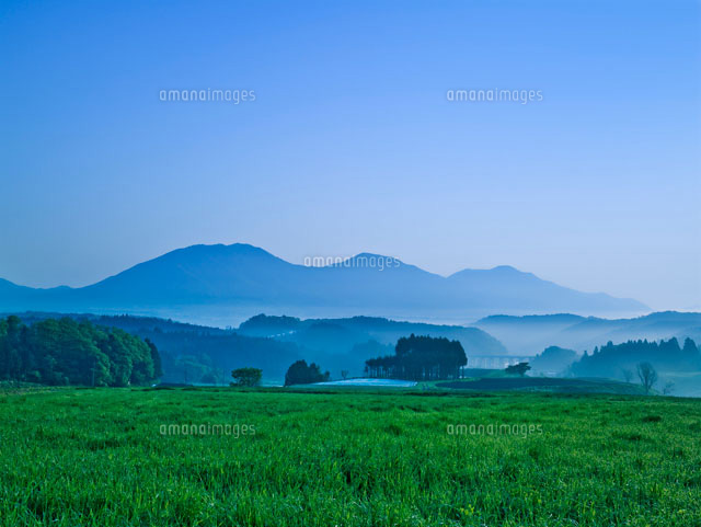 朝の蒜山高原と蒜山三座
(c)YOSHITSUGU NISHIGAKI/SEBUN PHOTO