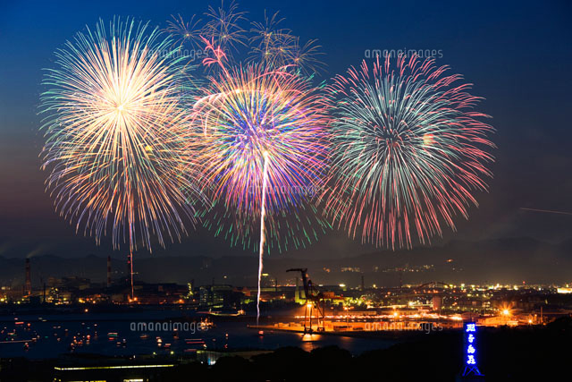 和歌山新港の花火
(c)YOSHITSUGU NISHIGAKI/SEBUN PHOTO