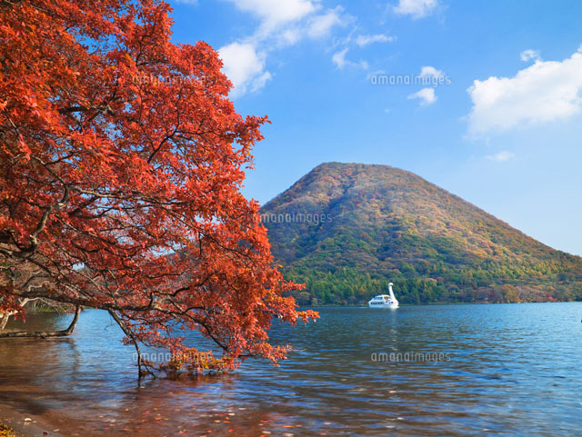 紅葉の榛名湖と榛名山
(c)YOSHITSUGU NISHIGAKI/SEBUN PHOTO