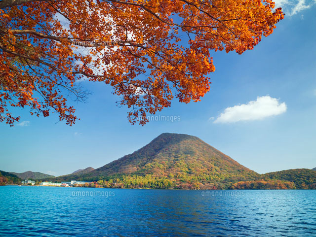 紅葉の榛名湖と榛名山
(c)YOSHITSUGU NISHIGAKI/SEBUN PHOTO