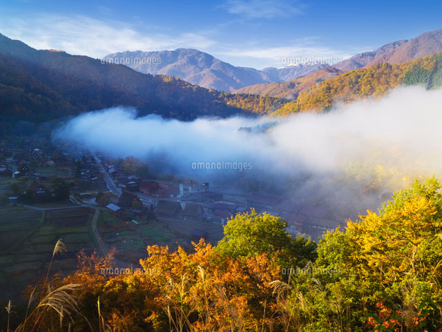 秋の白川郷合掌集落と白山
(c)YOSHITSUGU NISHIGAKI/SEBUN PHOTO