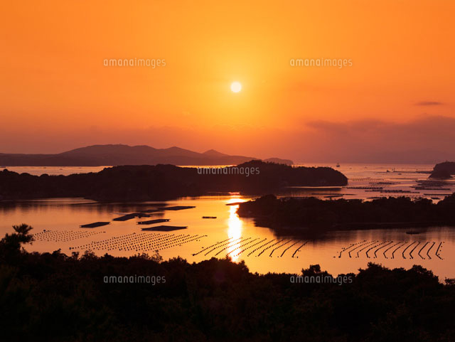 英虞湾と夕日
(c)YOSHITSUGU NISHIGAKI/SEBUN PHOTO