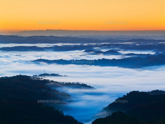 弥高山より望む雲海と山並み
(c)YOSHITSUGU NISHIGAKI/SEBUN PHOTO