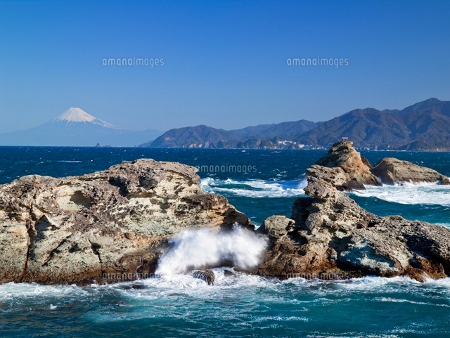 雲見海岸より望む夫婦岩と富士山
(c)YOSHITSUGU NISHIGAKI/SEBUN PHOTO