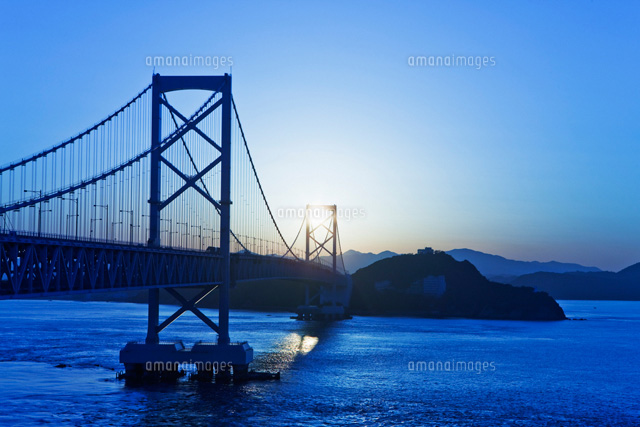 大鳴門橋と夕日
(c)YOSHITSUGU NISHIGAKI/SEBUN PHOTO