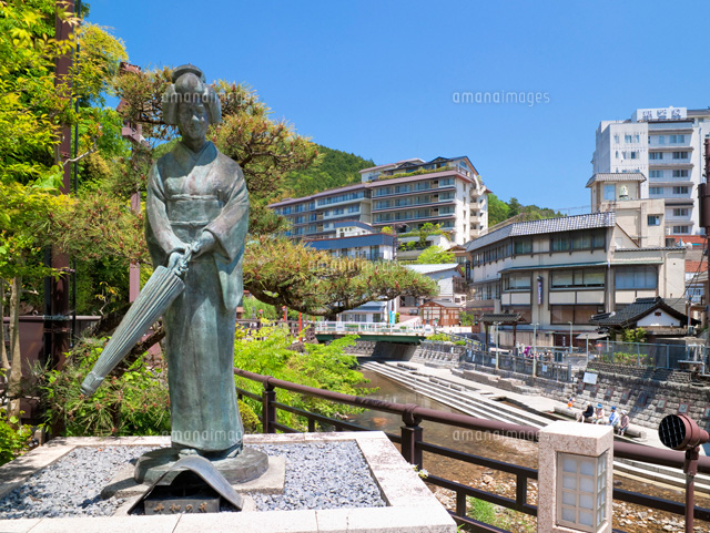 夢千代の像と湯村温泉
(c)YOSHITSUGU NISHIGAKI/SEBUN PHOTO
