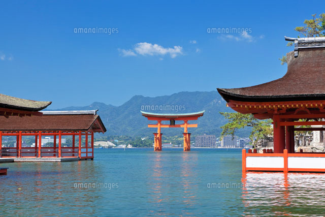 厳島神社と大鳥居
(c)YOSHITSUGU NISHIGAKI/SEBUN PHOTO