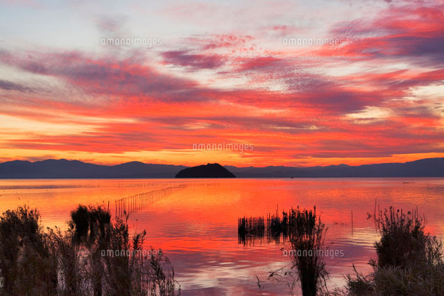 竹生島の夕景 琵琶湖
(c)YOSHITSUGU NISHIGAKI/SEBUN PHOTO