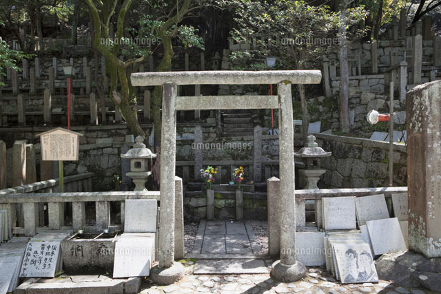 護国寺 坂本龍馬と中岡慎太郎の墓
(c)YOSHITSUGU NISHIGAKI/SEBUN PHOTO