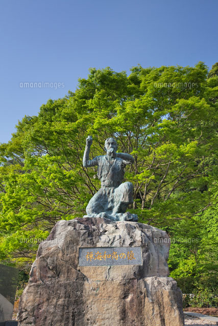 禅海和尚の像と耶馬溪
(c)YOSHITSUGU NISHIGAKI/SEBUN PHOTO