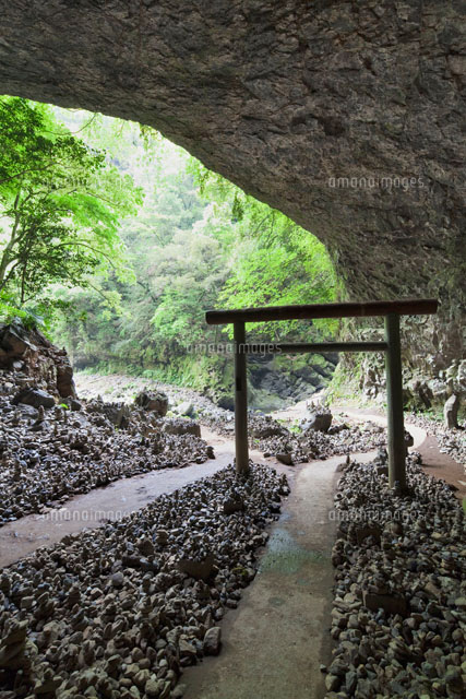 天岩戸神社の天安河原
(c)YOSHITSUGU NISHIGAKI/SEBUN PHOTO
